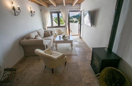 Jimena de la Frontera Apartment | Discover AIRE RURAL JIMENA: 4-Star Retreat with Hot Tub