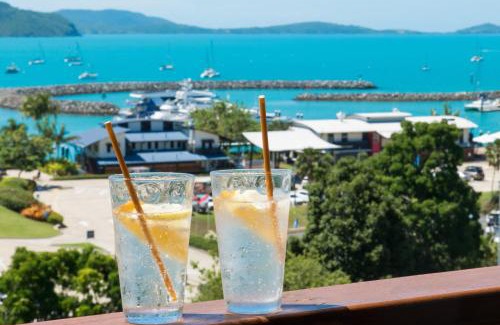 Airlie Beach House | Premier Family Stay at Airlie On Airlie - Rated 10/10