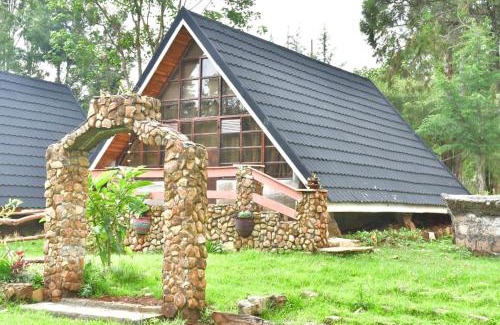 Eldama Ravine House | Family-Friendly Retreat at Airman’s Lodge for Everyone