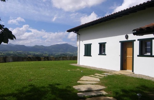 Sare House | Discover Airosa Gîte: Family-Friendly Retreat in Sare
