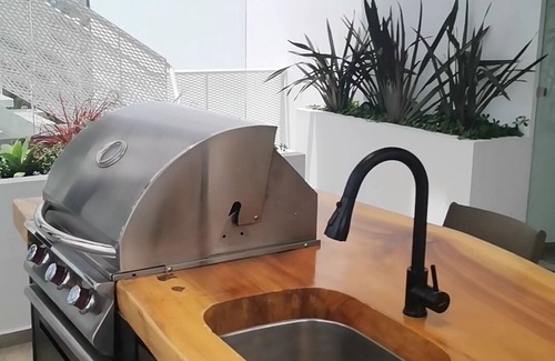 Zona 13 Apartment | Convenient Airport Apartment with Pet-Friendly Amenities