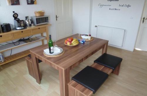 Lichtenbroich Apartment | Comfortable Airport Apartment with Oceanfront Views & Pool