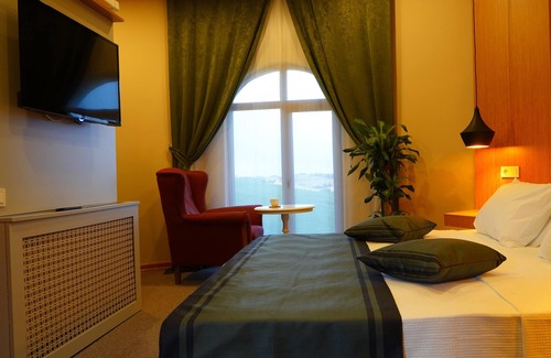 Arnavutkoy District Apartment | Convenient Airport Apartments Near Istanbul with Kitchen Access
