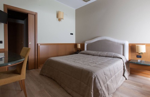 Lonate Pozzolo Hotel | Convenient Airport Hotel Motel Malpensa with Spa & Breakfast