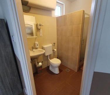 Vecses Apartment | Cozy Airport MicrostorePanzió: Child-Friendly Retreat