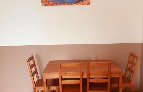 Vecses Apartment | Cozy Airport MicrostorePanzió: Child-Friendly Retreat