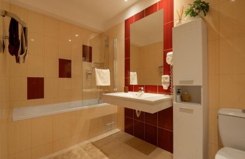 Otopeni Apartment | Exceptional Airport Rin Nord Residence with Private Pool
