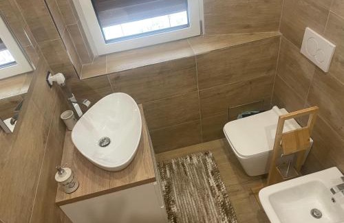 Azzano San Paolo House | airport room -1