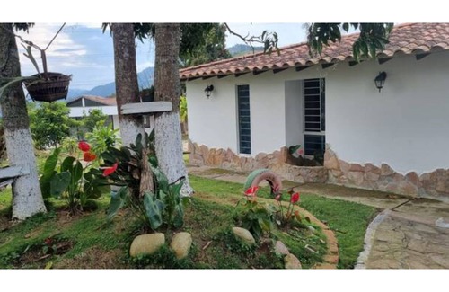 Rionegro Apartment | Convenient Airport Step Studio Apartment for Your Getaway