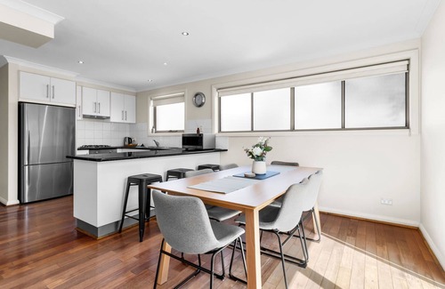 Airport West House | Pet-Friendly Airport West Retreat - Near Melbourne Airport
