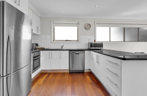 Airport West House | Pet-Friendly Airport West Retreat - Near Melbourne Airport