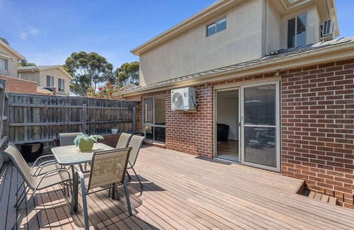 Airport West House | Pet-Friendly Airport West Retreat - Near Melbourne Airport