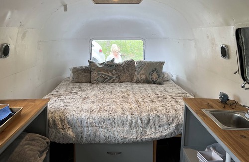 Bastrop House | Pet-Friendly Airstream Vibes on 90 Acres - Guest Rated 10/10