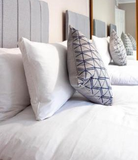 Airth House | Discover Airth House: Family & Pet-Friendly Escape
