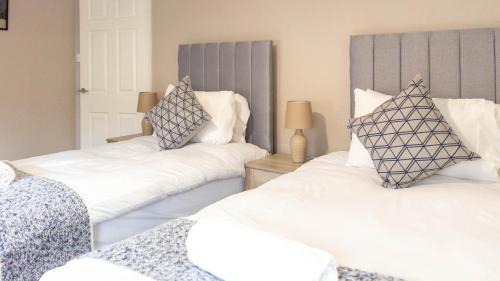 Airth House | Discover Airth House: Family & Pet-Friendly Escape