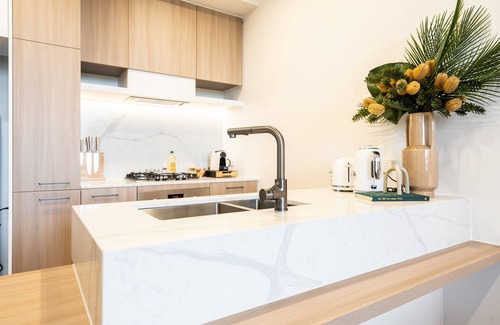 Heidelberg Heights Apartment | Bright Ivanhoe 1BR Apartment with Balcony & Free Parking