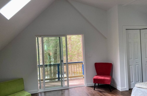 Kerhonkson House | Relaxing 3BR Retreat by a Roaring Creek - Guest Rated 9.8