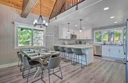 Lake Arrowhead Cabin | Inviting Alpine Retreat with Lake Arrowhead Views & Spa