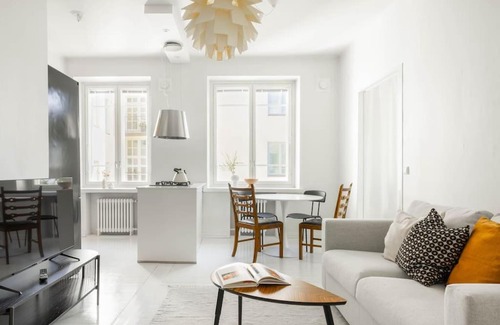 Kamppi Apartment | Bright and Inviting One-Bedroom Apartment for Families