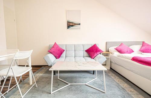 Penzing Apartment | Bright Studio in Penzing Area - Family-Friendly Retreat