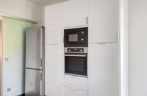 Heiligenstadt Apartment | Modern Döbling 3BR Retreat with Balcony & Great Amenities