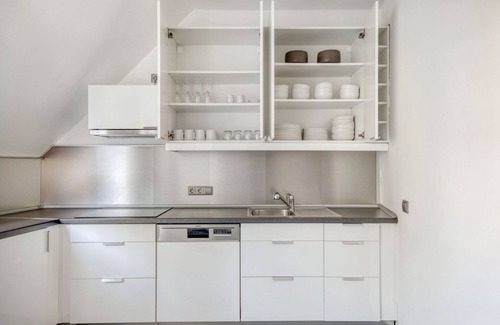 Heiligenstadt Apartment | Modern Döbling 3BR Retreat with Balcony & Great Amenities