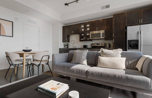 Waller Creek District Apartment | Modern Downtown Austin 1BR Near Rainey St with Pool & Gym