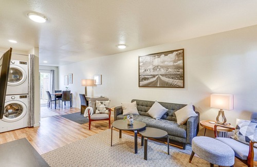 Rohnerville Apartment | Oceanfront Fortuna Apartment with Deck and Spa Amenities