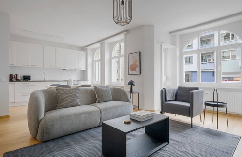 Gundeldingen Apartment | Bright Gundelingen 3.5 Room with Kitchen & Pet-Friendly