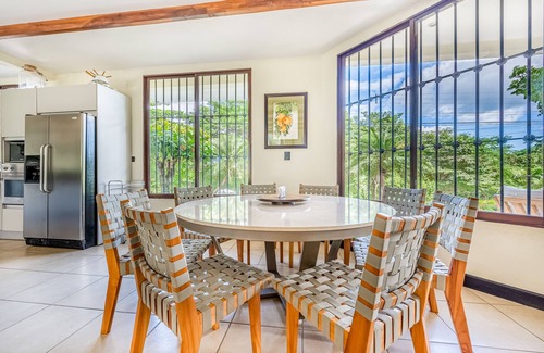 Coco House | Serene Retreat: Private Pool, Tennis Court & Ocean View