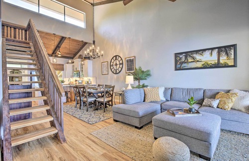 Kahaluu Bay Apartment | Oceanfront Kailua-Kona Retreat with Community Pool Access