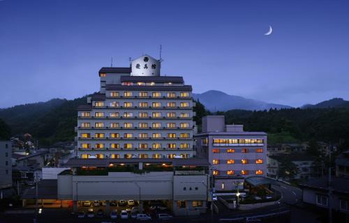Morioka Hotel | Discover Aishinkan: Family-Friendly with Hot Tub Access