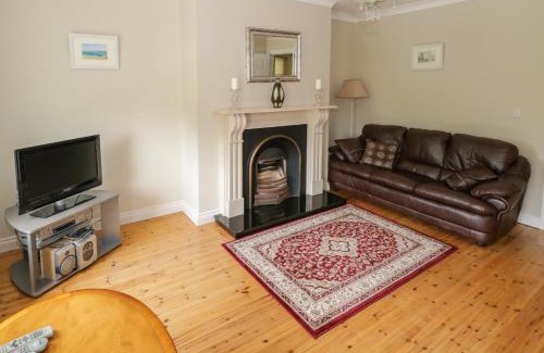 Foxford House | Pet-Friendly Aisling: Family-Approved with 8.5/10 Rating