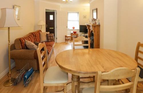 Foxford House | Pet-Friendly Aisling: Family-Approved with 8.5/10 Rating