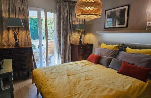 Est Apartment | Aix centre, 2 room apartment garden, parking