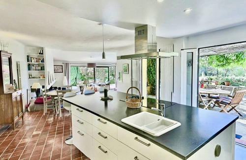 Est Villa | Exclusive Villa in Aix en Provence with Private Heated Pool
