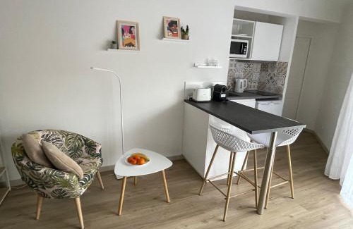 Couronne Urbaine Apartment | Guest Rated: 9.2/10 at Aix Homes "Les Allées Provençales"