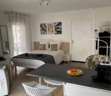 Couronne Urbaine Apartment | Guest Rated: 9.2/10 at Aix Homes "Les Allées Provençales"