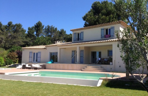 Cabries Villa | Serene Aix Villa with Infinity Pool and Panoramic Views