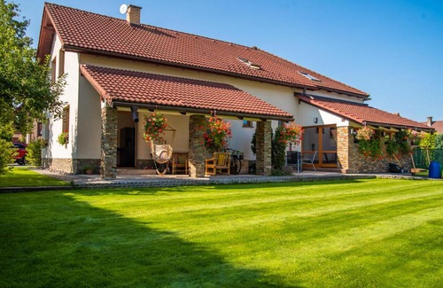 Demanova Apartment | Top-Rated Aj-Ki Apartmány: Family-Friendly Stay Awaits