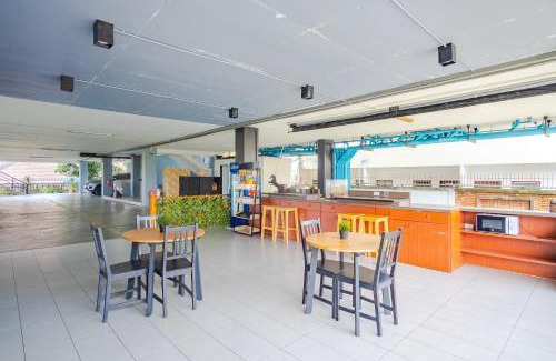 Ratsada Hotel | Budget-Friendly AJ Residence with Accessible Amenities