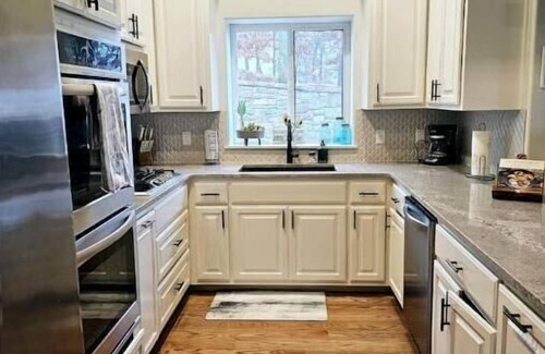 Skiatook House | Family-Friendly AJ's by the Lake - A Perfect Getaway!