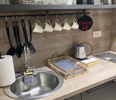 Divcibare Apartment | Family-Friendly Aja Apartman with Oceanfront Hot Tub