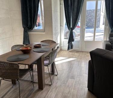 Divcibare Apartment | Family-Friendly Aja Apartman with Oceanfront Hot Tub
