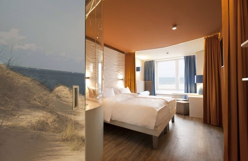 Warnemuende Hotel | Inviting aja Warnemuende: Pool, Spa & Family-Friendly Fun