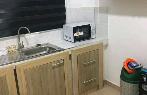 Tema Apartment | Family-Friendly Ajay's Residence with Spa and Hot Tub