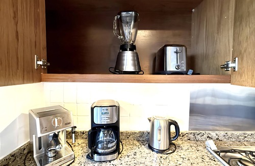 San Antonio Tlayacapan House | Modern 1 Bedroom King Suite - Prime Location & Family-Friendly