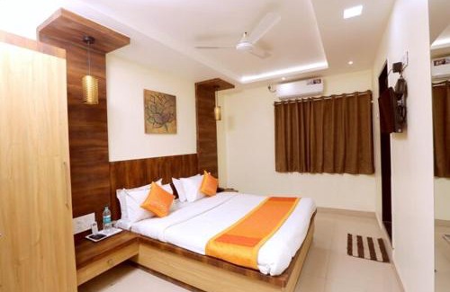 Sangole Hotel | Budget-Friendly Ajinkya Lodge with Breakfast & Family Amenities