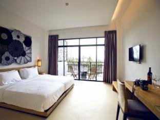 Ko Kood Resort | Beachfront Bliss at Cham's House - 4-Star Ocean Retreat