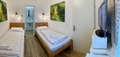 Leopoldstadt House | Family-Friendly AJO Vienna Central Room with Contactless Check-in